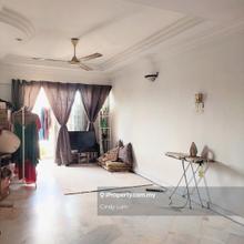 Short walk to LRT, shops, restaurants, school
