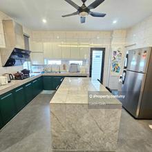 Rimbayu End Lot Link House For Sale