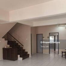 2.5 Storey House for rent