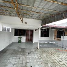 Freehold. Kitchen Extended. Good Location.