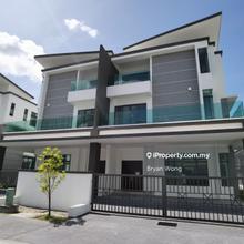 Saujana Heights end lot Semi-D house for Sale