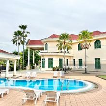 Big Bungalow 30,000sf 