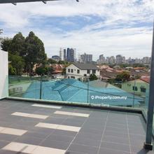 Endlot 3 Storey Link house For Sale.
