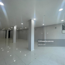 For Rent Double Storey Shoplot Near Aman Central facing Main Road