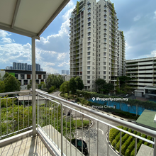 Good size balcony with swimming pool view