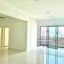 Skyview Residence 1250sf 4 Bedrooms w 2 Carpark Mid Floor