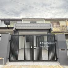 Double Storey Low Cost @ 11 Jalan Berlian 12, Taman Nora, Ulu Tiram