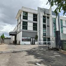 Mount Austin Three storey cluster factory For Sale