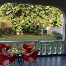 Terrace House With Beautiful Backyard  Garden @ Taman Melawati 