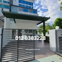 Corner house 