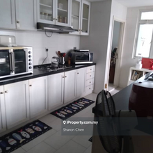 Well maintained corner unit 