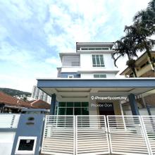 3 storey Bungalow at Batu Ferringhi for sale