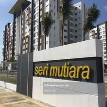 Corner unit, 3 bedroom 2bathroom. Freehold unit 