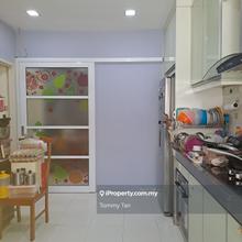 Fully Renovated Pearl Villa Townhouse ( Intermediate unit )