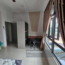 D7 Female Master Room For Rent