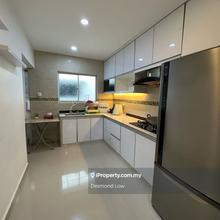 Rare in market, Penthouse Unit, 1067 Sqft, 1 Carpark 