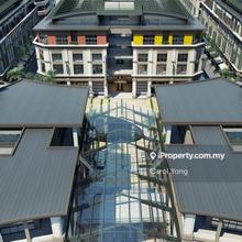 High-Demand Retail Space at Plaza Arkadia with Foot Traffic