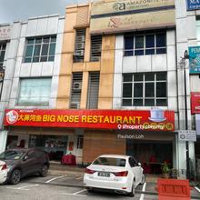 Kuchai Lama 3 story shop , facing main road, fully tenanted