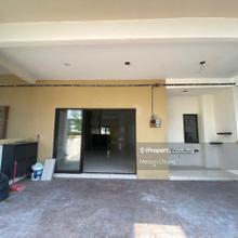 Renovated 2.5 storey Terraced House 