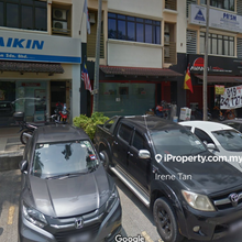 Facing main road/ walking distance to LRT station