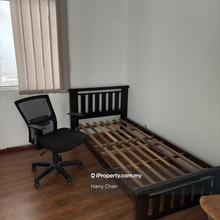 Medium room for rent 