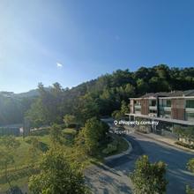 3 Storey Corner Limited 5room5bathroom, Hillside Landed , Selayang 