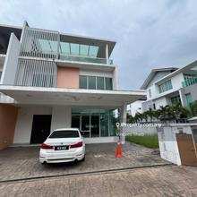Palmiera kinrara residence semi d house for sell