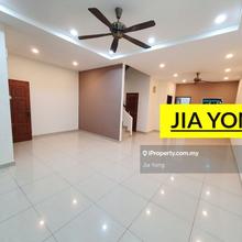 Greenlane 3 storey terrace island glades partially furnished