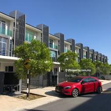 Freehold 3 Storey 7 bedrooms 7 bathrooms