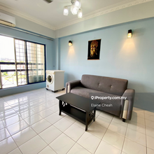 Excellent Pool and KL city view, Near selayang Hospital