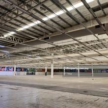 To Let: Single storey Purpose-Built Commercial building 