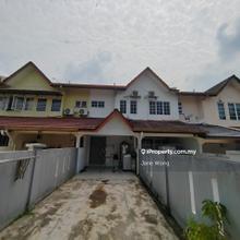 Walking distance to LRT station