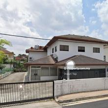 Commercial bungalow for Sale