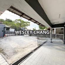 Freehold good neighborshood basic bungalow good for refurbishment