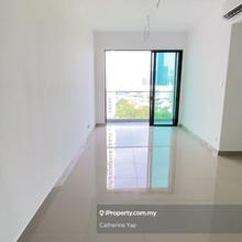 Level 18 nice view this unit is a must see