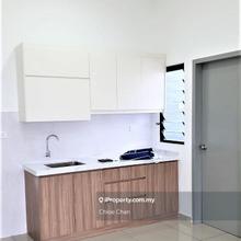 B11 Parkland Residence Near MRT Freehold 875sqft 3 R 2 B For Sale
