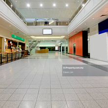 Commercial space suitable for retails, light f&b, etc
