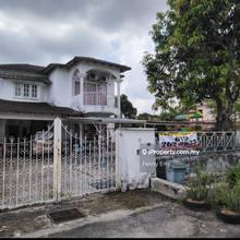 Semi-D house sg besi indah