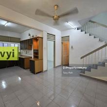 2 storey Terrace Island Glades Greenlane for rent