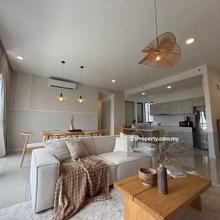 Cozy unit welcome for viewing