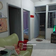 This flat is located in the heart of Taman Pandan Perdana.