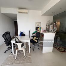 Freehold, walking distance to public transport, ready to move in 