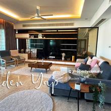 Fully Furnished, Tastefully Renovated 10 Mont Kiara,Private lift lobby