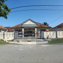Single storey freehold bungalow in Jalan Tasik bringing