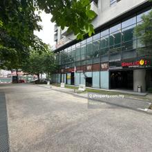 Ground Floor Retails for rent ! Corrner lot