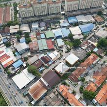 Taman kinrara seksyen 1 facing main road of jalan Puchong