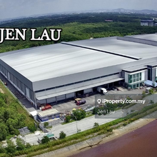 Multiple Loading Bays, 50ksf Semi-Detached Warehouse Factory for Rent 