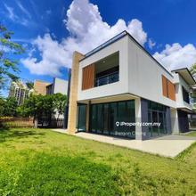 Anise Pearl, Forest City