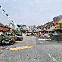 Quiet and peaceful neighbourhood