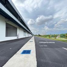 Warehouse with loading bay for rent at USJ Subang Jaya